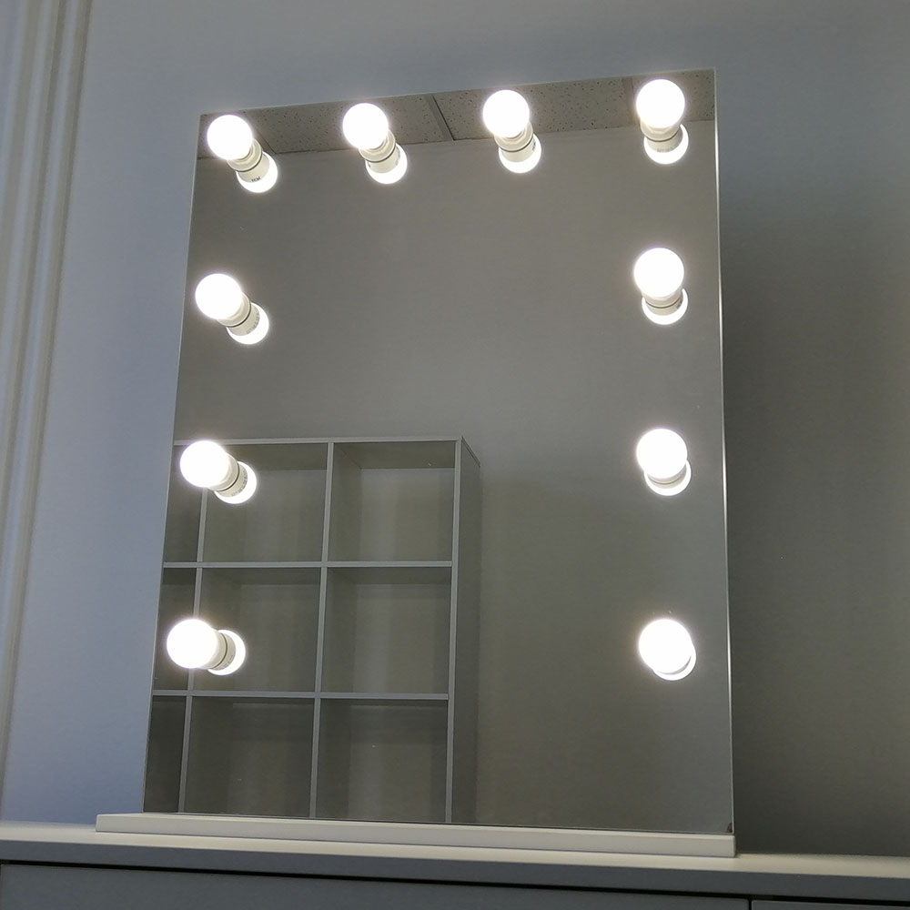 Зеркало для салона красоты с подсветкой